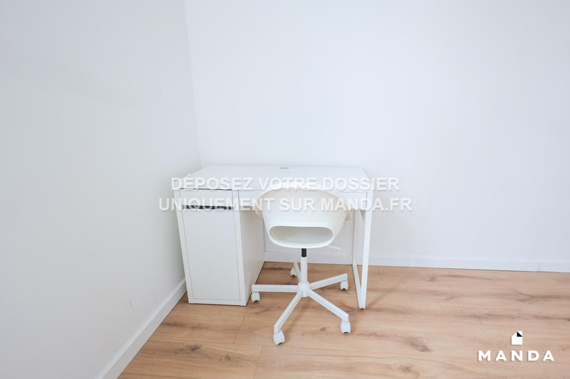 Chambre - 14 m² - 7 pièces