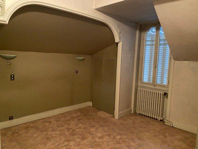 Maison de ville - 150 m² - 9 pièces