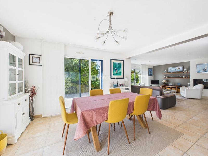 Maison contemporaine - 163 m² - 7 pièces