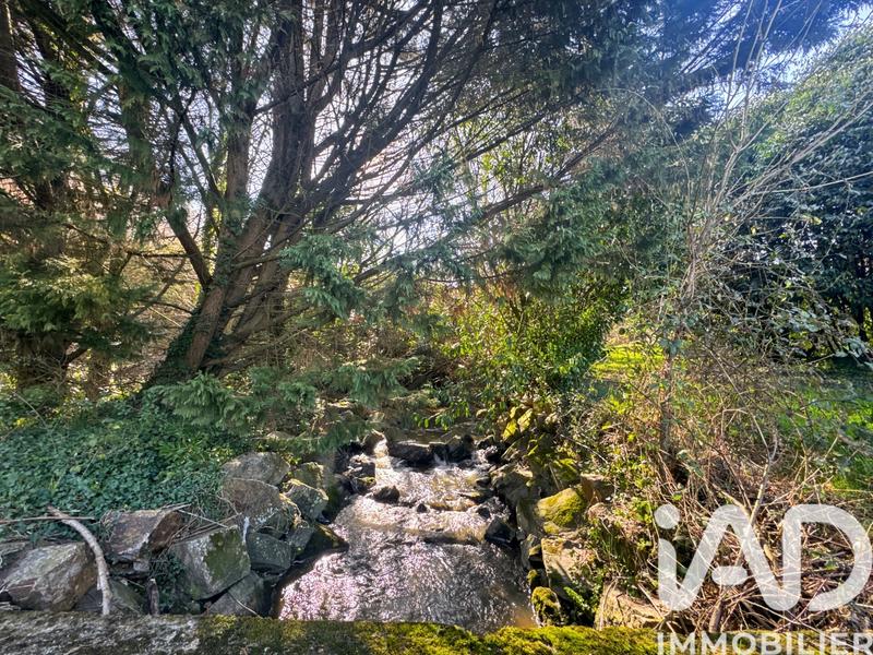 Maison - 256 m² - 10 pièces