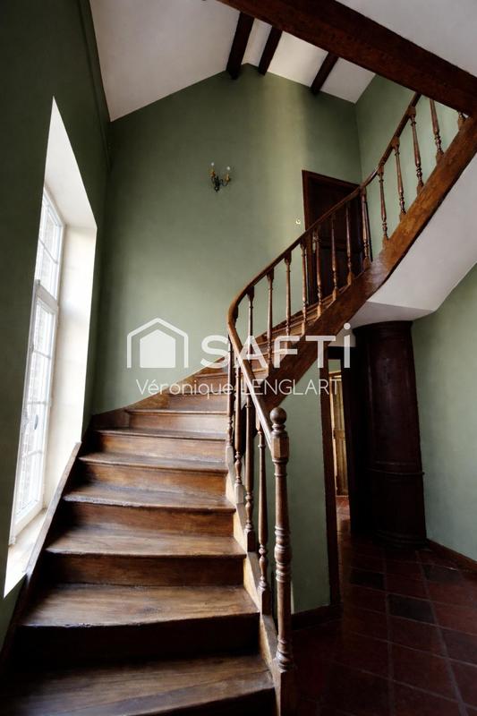 Maison - 275 m² - 8 pièces