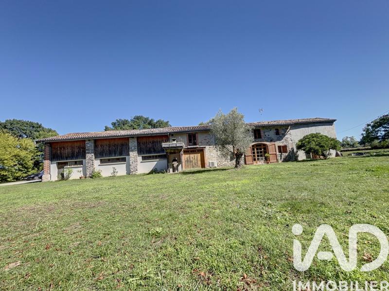 Maison - 564 m² - 13 pièces