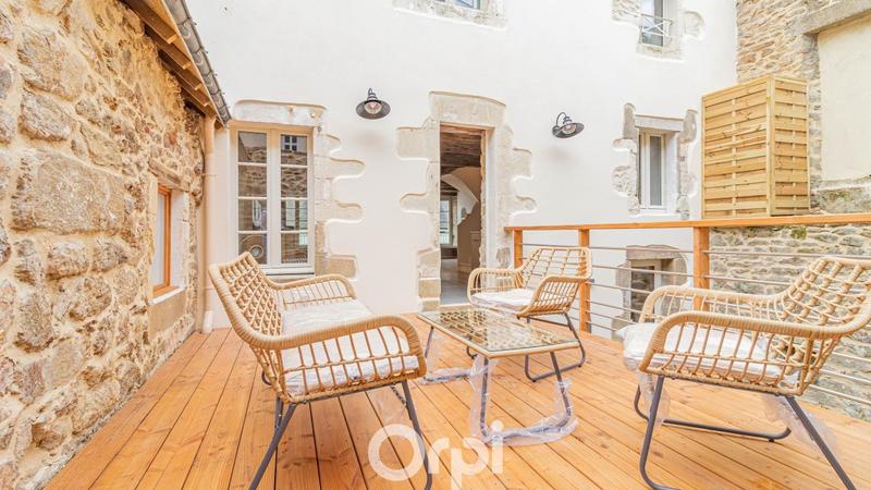 Maison - 179 m² - 5 pièces