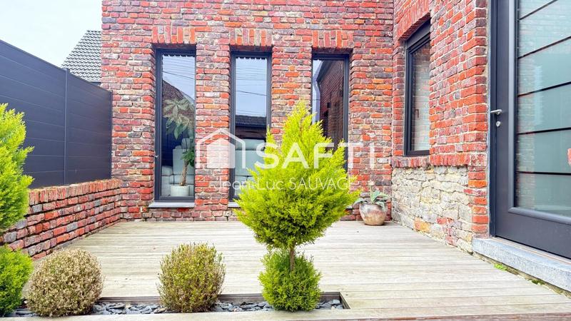 Maison - 180 m² - 9 pièces