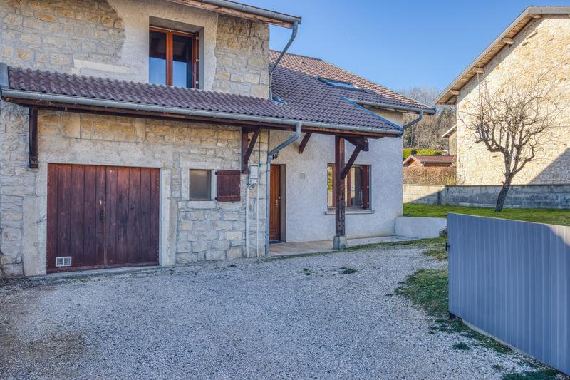 Maison - 157 m² - 8 pièces