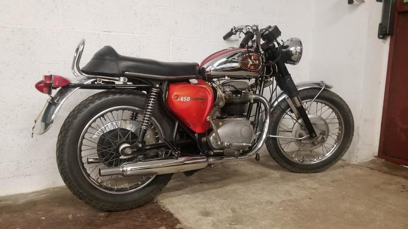 Bsa Lightning 650 bsa rouge 0650 539