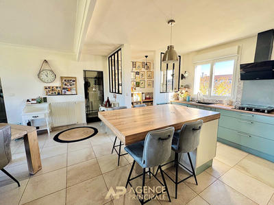 Maison - 102 m² - 4 pièces