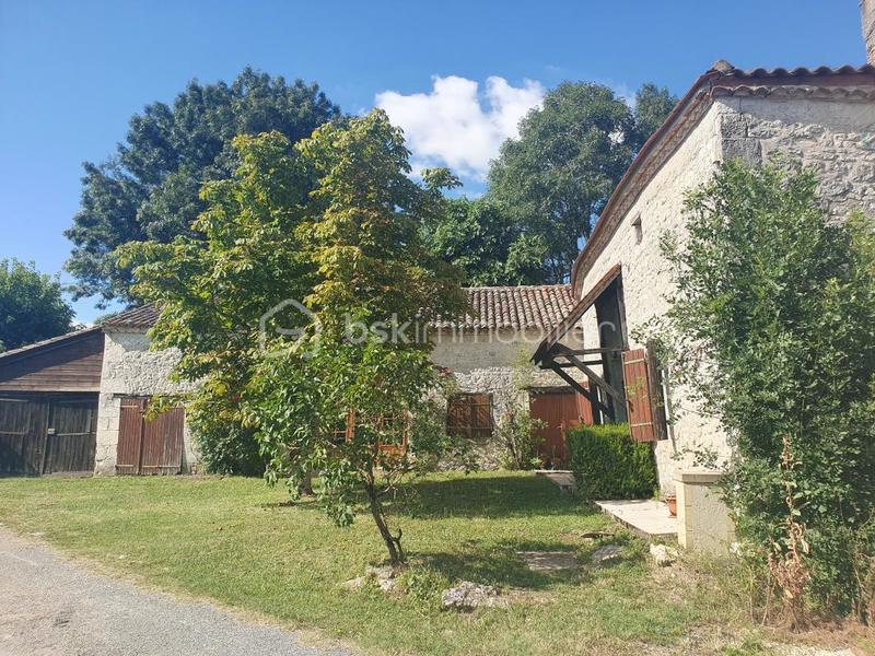 Maison en pierre - 243 m² - 6 pièces