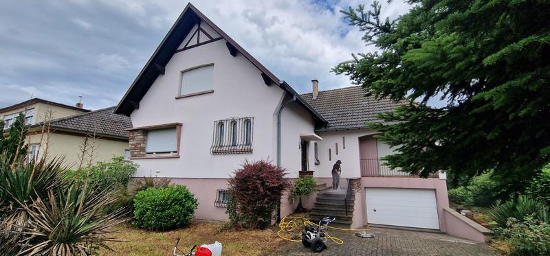 Maison traditionnelle - 230 m² - 8 pièces