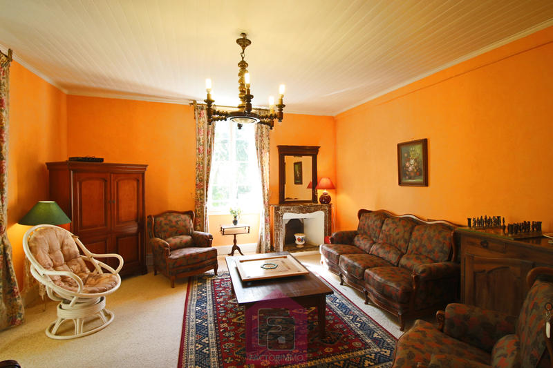 Maison - 315 m² - 8 pièces