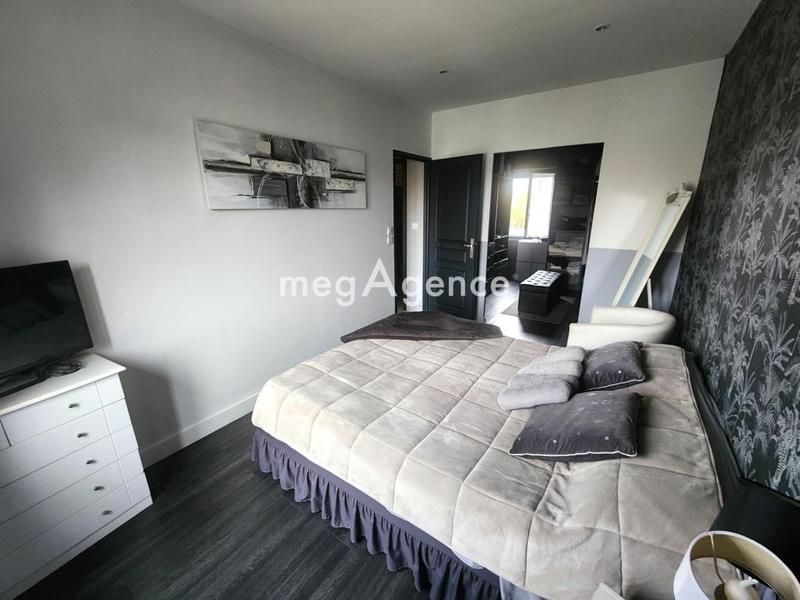 Maison - 180 m² - 5 pièces