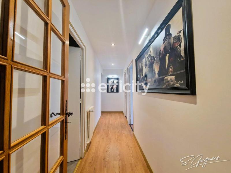 Maison - 224 m² - 9 pièces