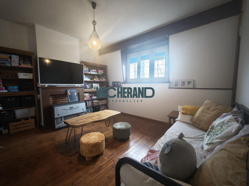 Maison - 232 m² - 7 pièces