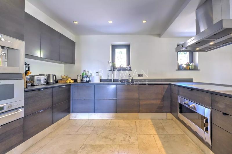 Villa - 320 m² - 7 pièces