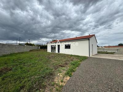 Maison - 90 m² - 4 pièces