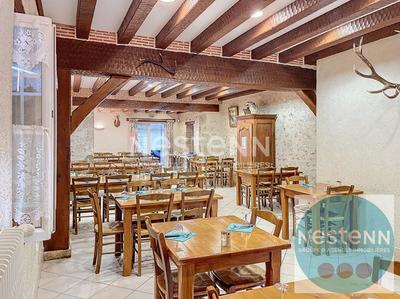 Maison - 317 m² - 9 pièces