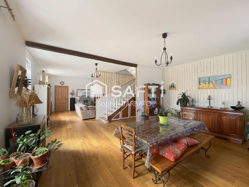 Maison - 199 m² - 7 pièces