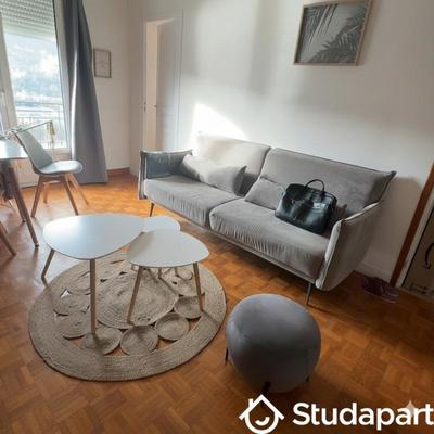 Chambre - 11 m² - 1 pièce