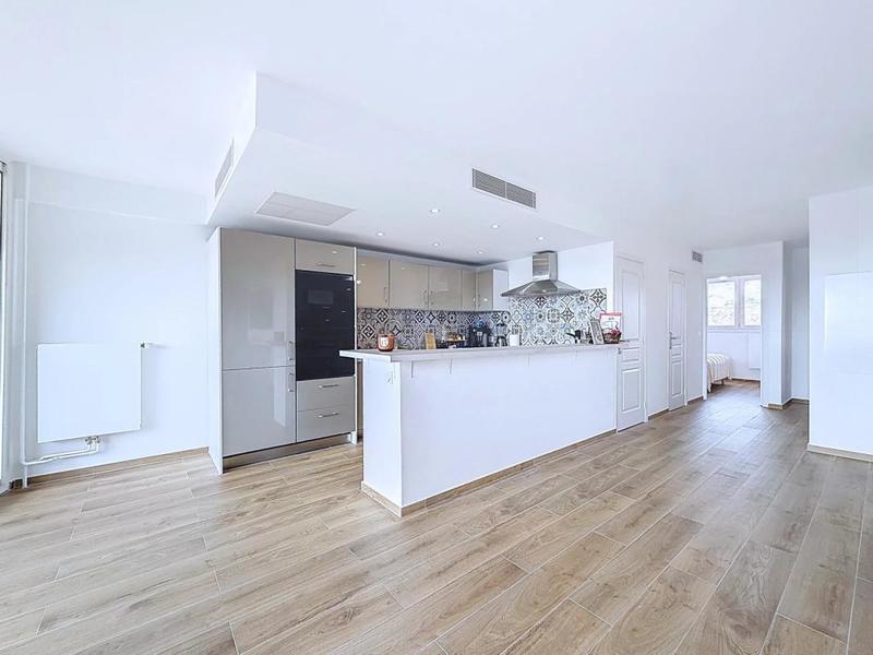 Appartement - 83 m² - 4 pièces