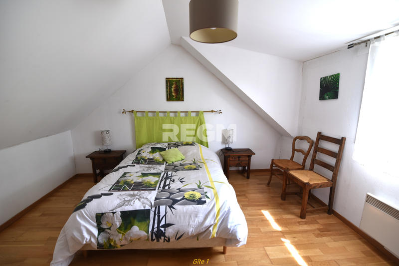 Maison - 435 m² - 6 pièces