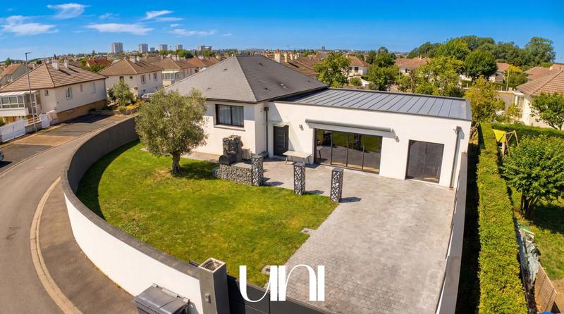 Maison - 160 m² - 6 pièces