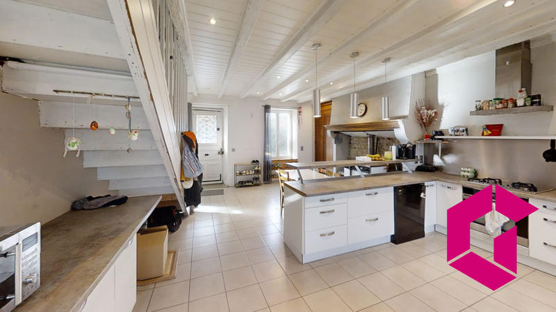 Maison ancienne - 207 m² - 7 pièces