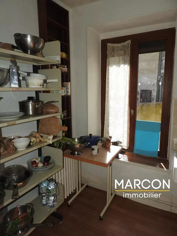 Maison - 214 m² - 8 pièces