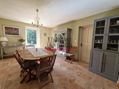 Maison - 187 m² - 7 pièces