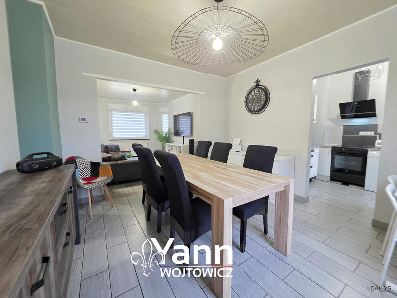 Maison - 92 m² - 5 pièces