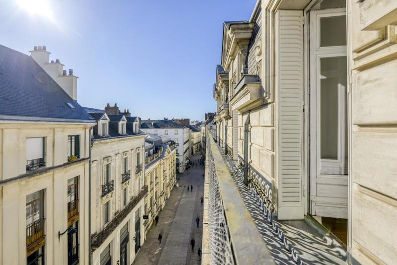 Appartement - 153 m² - 6 pièces