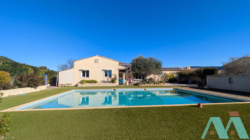 Maison - 182 m² - 6 pièces