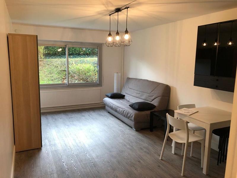 Studio - 25 m² - 1 pièce