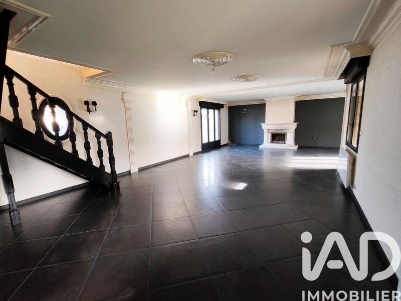 Maison - 300 m² - 12 pièces