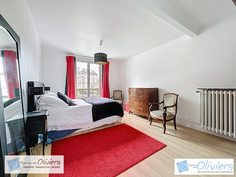 Maison - 180 m² - 6 pièces