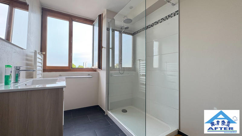 Appartement - 111 m² - 5 pièces