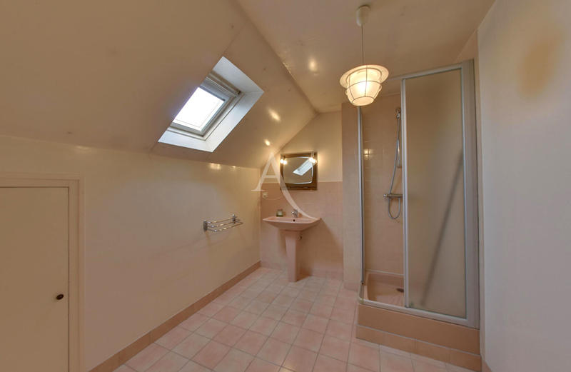 Maison - 122 m² - 5 pièces