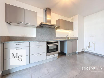 Appartement - 90 m² - 5 pièces