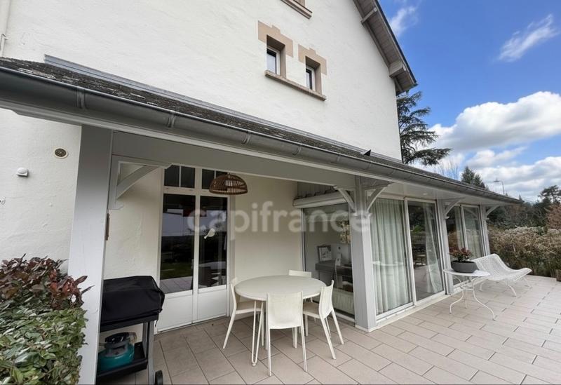 Maison - 195 m² - 9 pièces