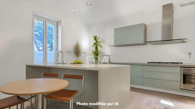 Maison - 238 m² - 9 pièces