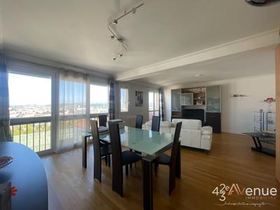 Appartement - 95 m² - 4 pièces