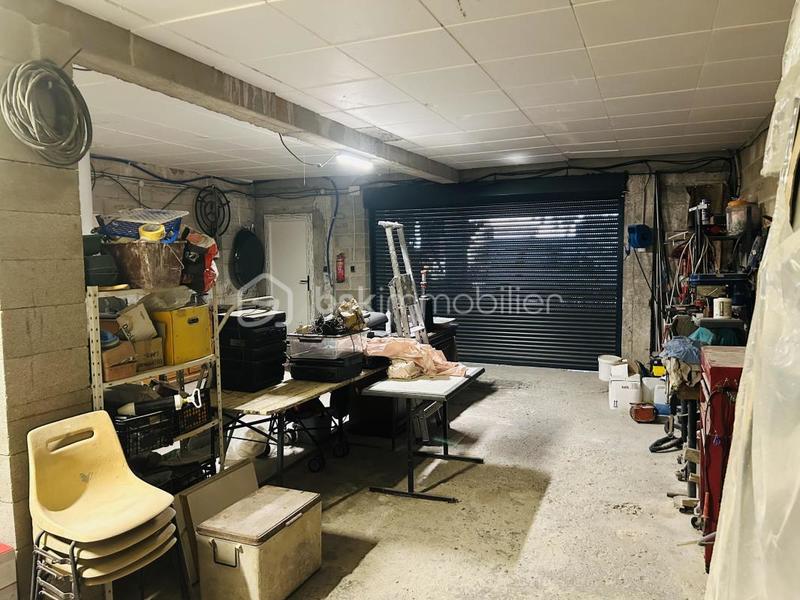 Maison - 367 m² - 13 pièces