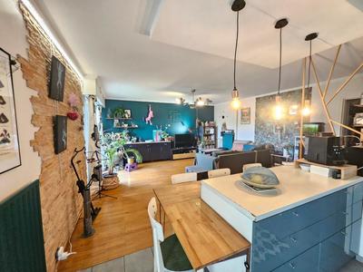 Appartement - 84 m² - 4 pièces