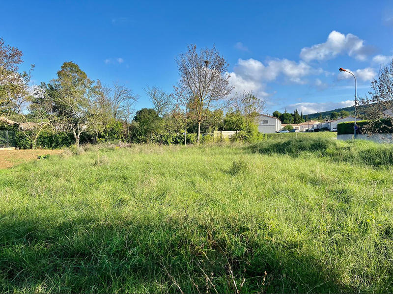 Terrain - 1 075 m²