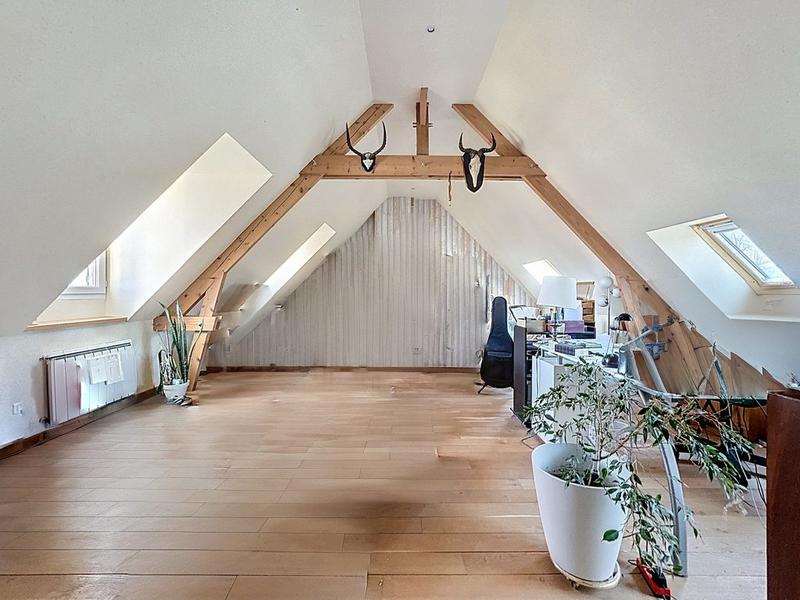 Maison - 202 m² - 8 pièces