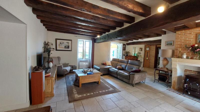 Maison - 214 m² - 8 pièces