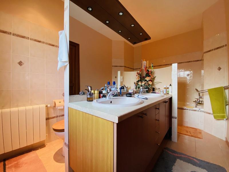 Villa - 190 m² - 6 pièces