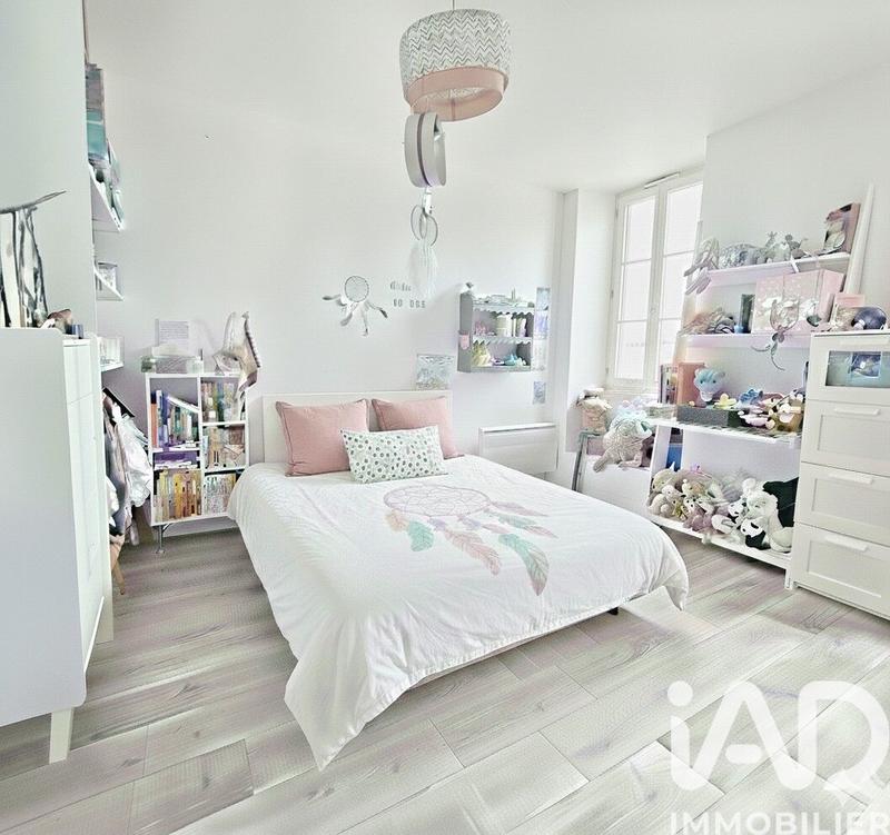 Maison - 220 m² - 8 pièces