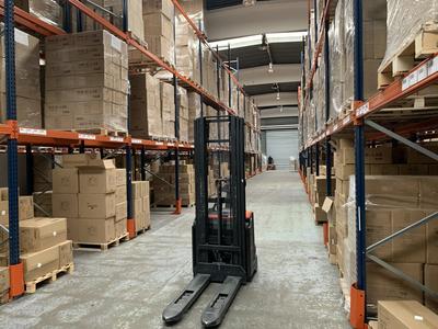 Local d'activités - 2 400 m²