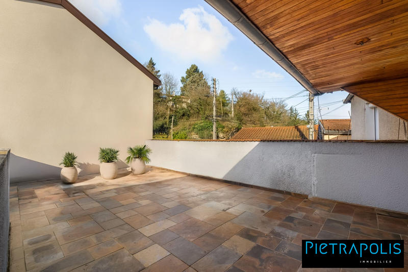 Appartement - 161 m² - 6 pièces