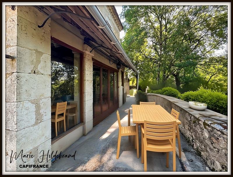 Maison - 396 m² - 10 pièces